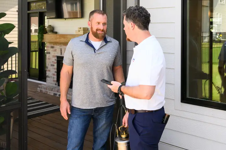 Trusted bee control experts in Georgia, Tennessee, Alabama, Kentucky, North Carolina, & South Carolina by Lookout Pest Control